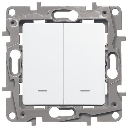   Legrand Etika 672204    